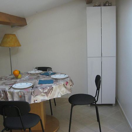 T 2 Avec Velux Sous Les Combes De 34 M2 Apartment La Londe-les-Maures Luaran gambar