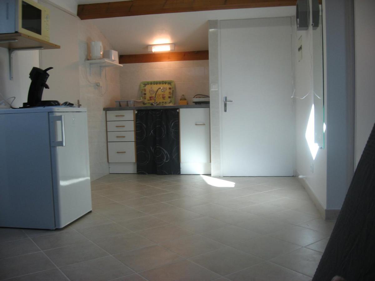 T 2 Avec Velux Sous Les Combes De 34 M2 Apartment La Londe-les-Maures Luaran gambar