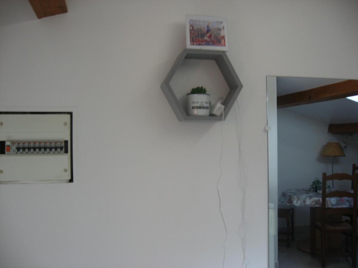 T 2 Avec Velux Sous Les Combes De 34 M2 Apartment La Londe-les-Maures Luaran gambar