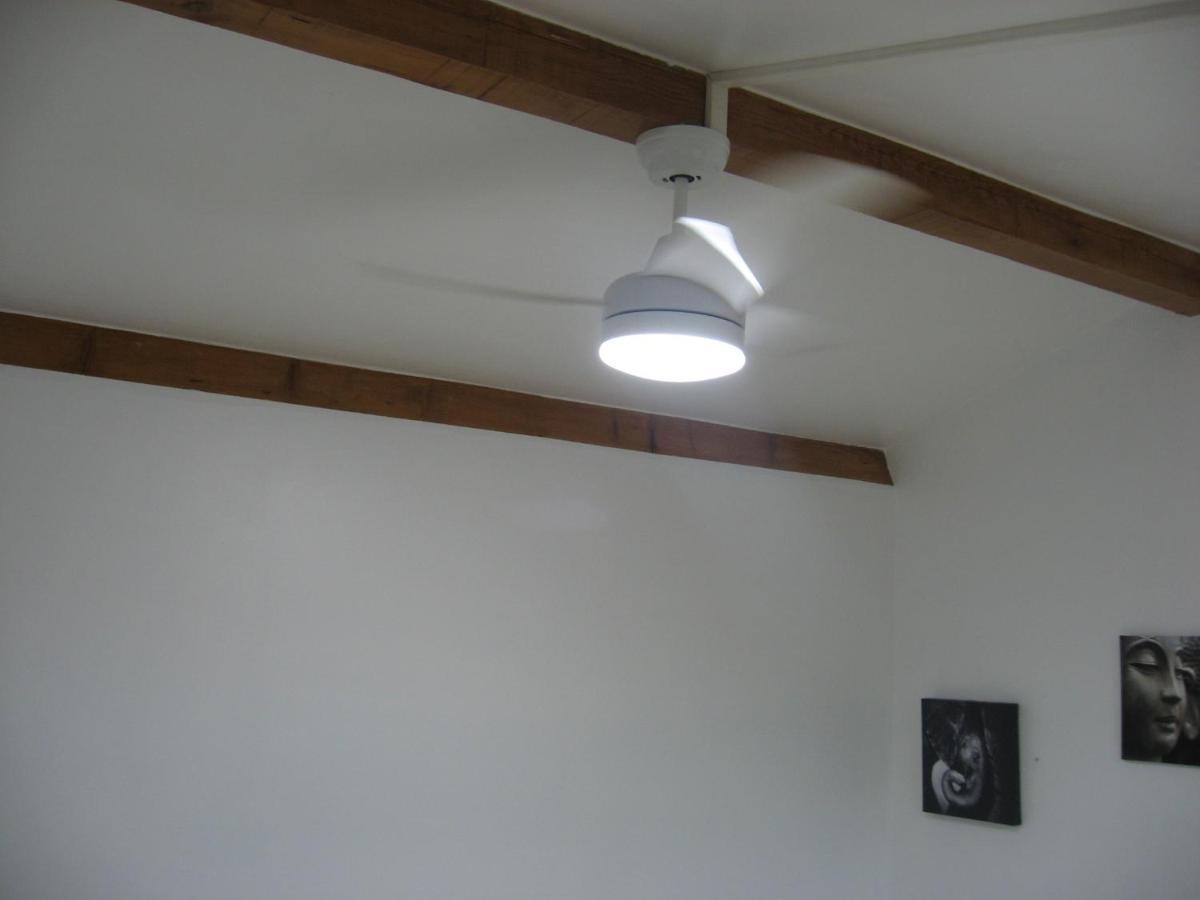 T 2 Avec Velux Sous Les Combes De 34 M2 Apartment La Londe-les-Maures Luaran gambar