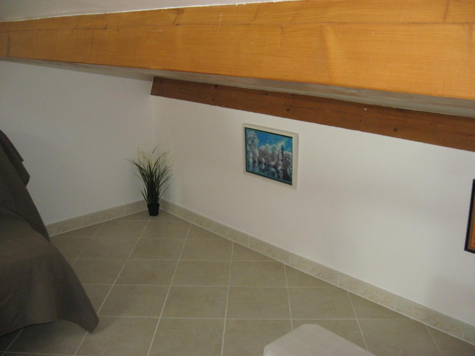 T 2 Avec Velux Sous Les Combes De 34 M2 Apartment La Londe-les-Maures Luaran gambar
