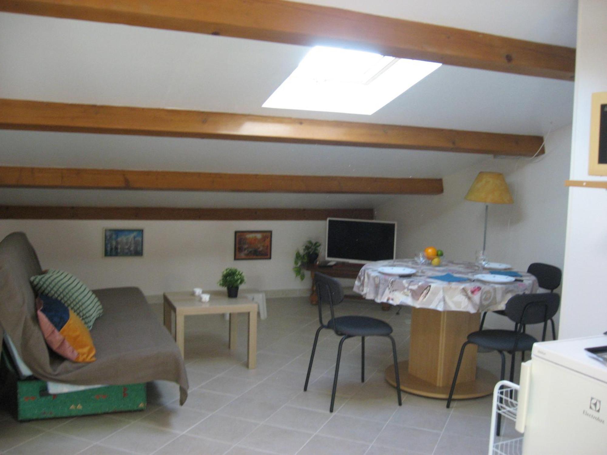T 2 Avec Velux Sous Les Combes De 34 M2 Apartment La Londe-les-Maures Luaran gambar